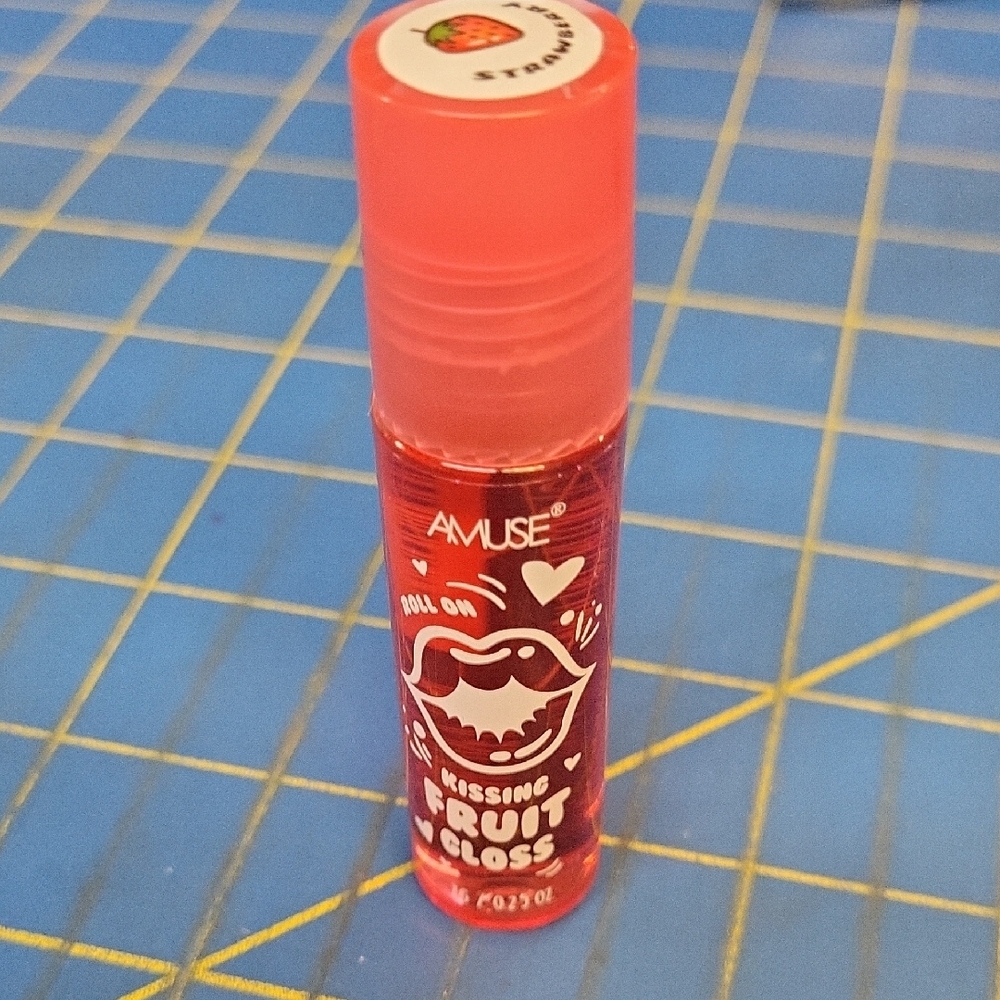 Amuse Kissing Fruit Gloss - Strawberry New Roller Ball